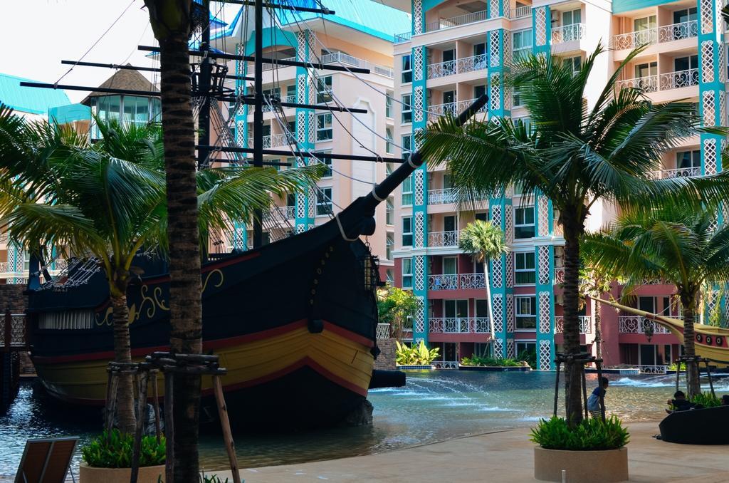 Grand Caribbean Resort Jomtian Pattaya Exterior foto